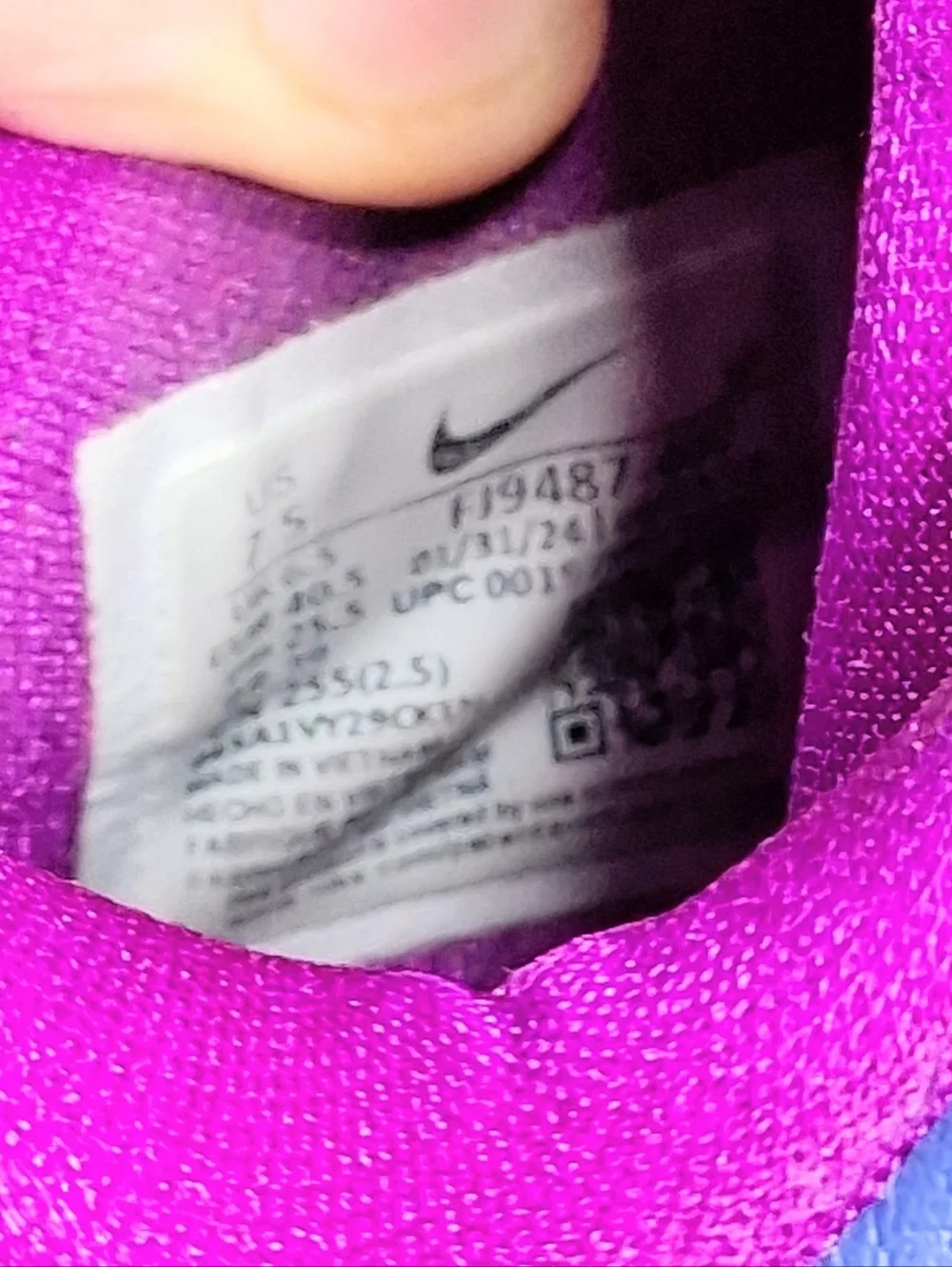 Kevin Durant Nike KD17 Men's Size 7.5 Purple and Fuschia Pink Low Cut Sneakers